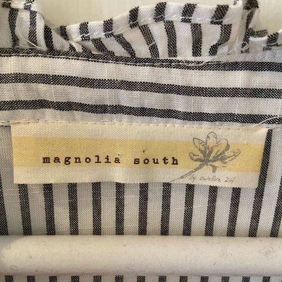 Striped and floral embroidered dress w/pockets. - Picture 4 of 6